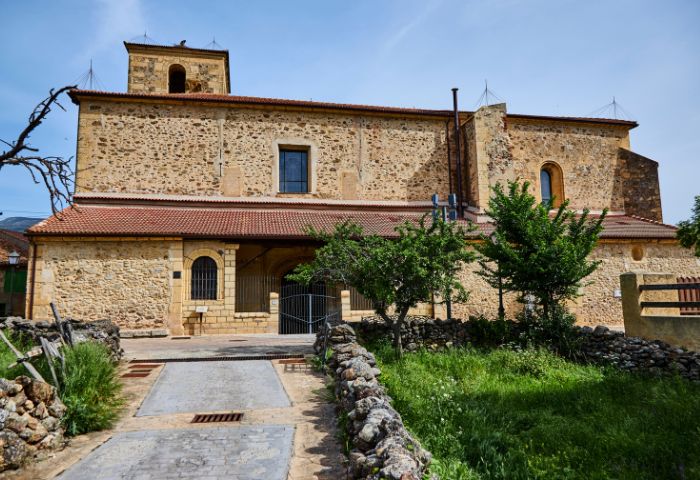 Iglesia de San Miguel Arcángel Siglo XVI - Pinilla del Valle
