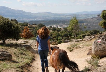 Walk With Me Experiences: explora la naturaleza junto a un pony