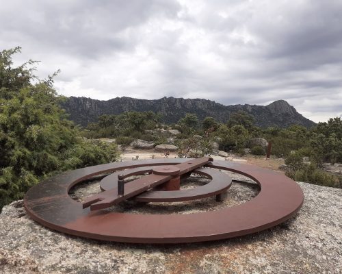 Brujula grande la ruta de Piedemonte