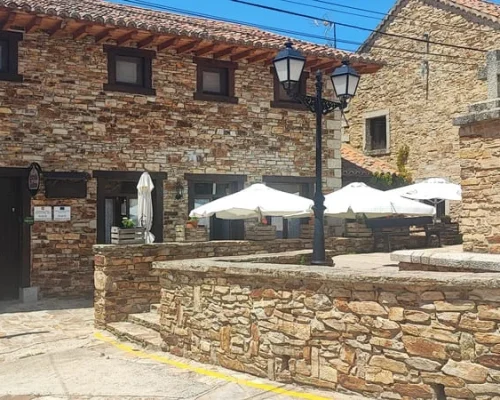 posada-de-serrada-entrada