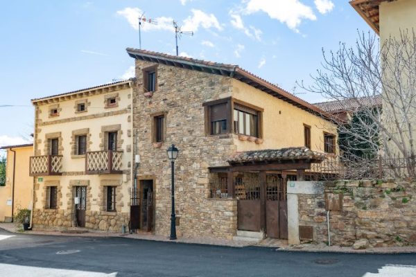 posada-aprisco-mangiron-exterior