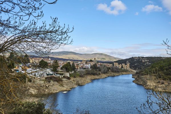 Rio al lado de Buitrago del Lozoya