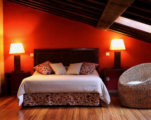 alojamientos-braojos-apartamentos-estrella-rural-cama-bohardilla-hercules