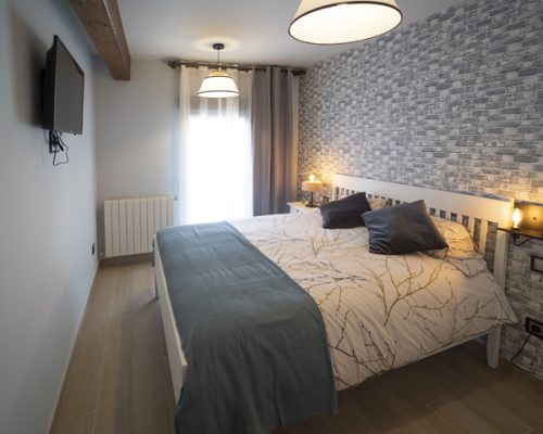 alojamientos-canencia-tervilor-habitacion-ladrillo