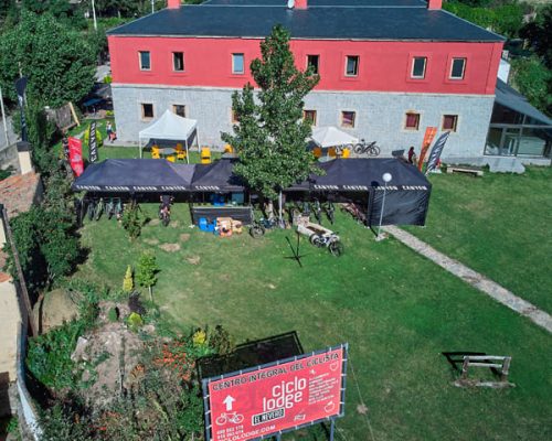 alojamientos-hotelrural-lozoya-ciclologde-exterior