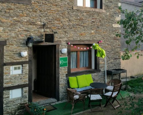 alojamientos-montejo-fuente-del-arca-fachada