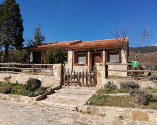 alojamientos-navarredonda-alojamientos-la-nava-exterior