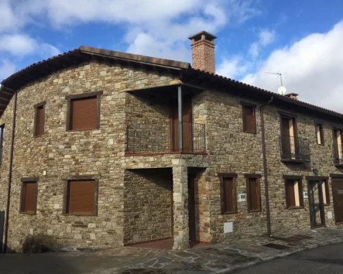 alojamientos-pradena-casa-rural-huerto-de-leon-exterior