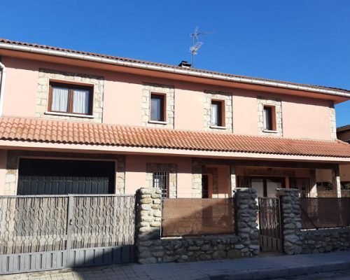 alojamientos-rascafria-la-casona-de-rascafria-fachada