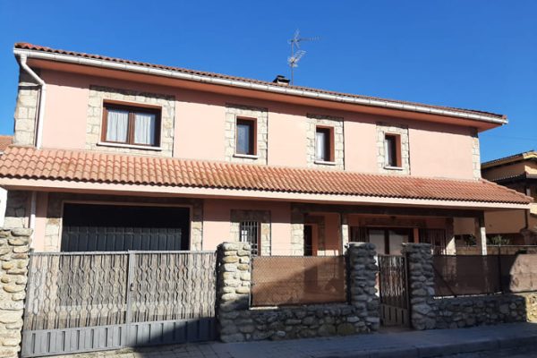 alojamientos-rascafria-la-casona-de-rascafria-fachada