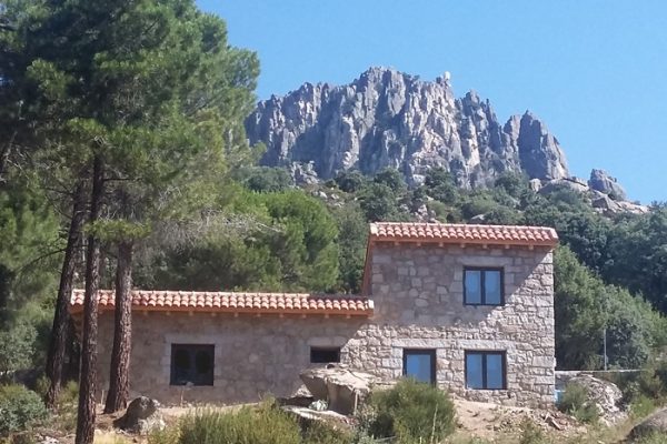 alojamientos-la-cabrera-huerto-san-antonio-exterior