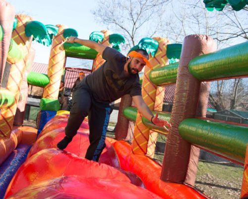 planes-albergue-sierra-norte-humor-amarillo