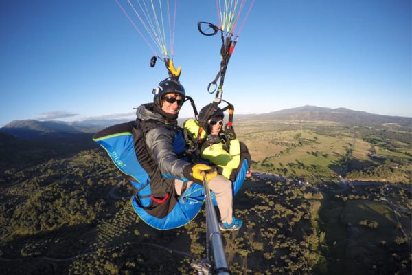 Vuelo en parapente biplaza en compañía