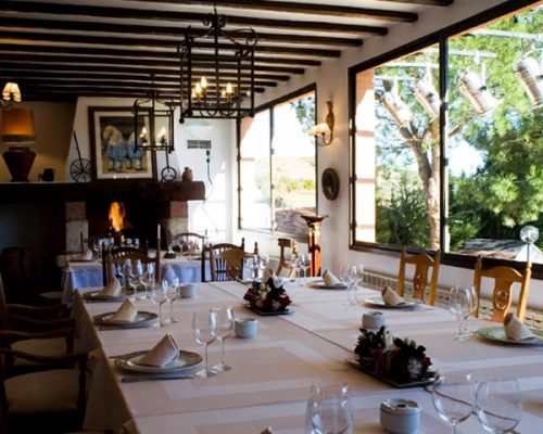 Mesa Finca Equilibrium