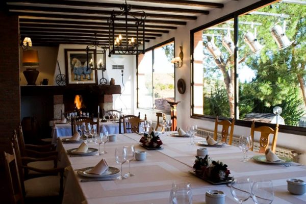 Mesa Finca Equilibrium